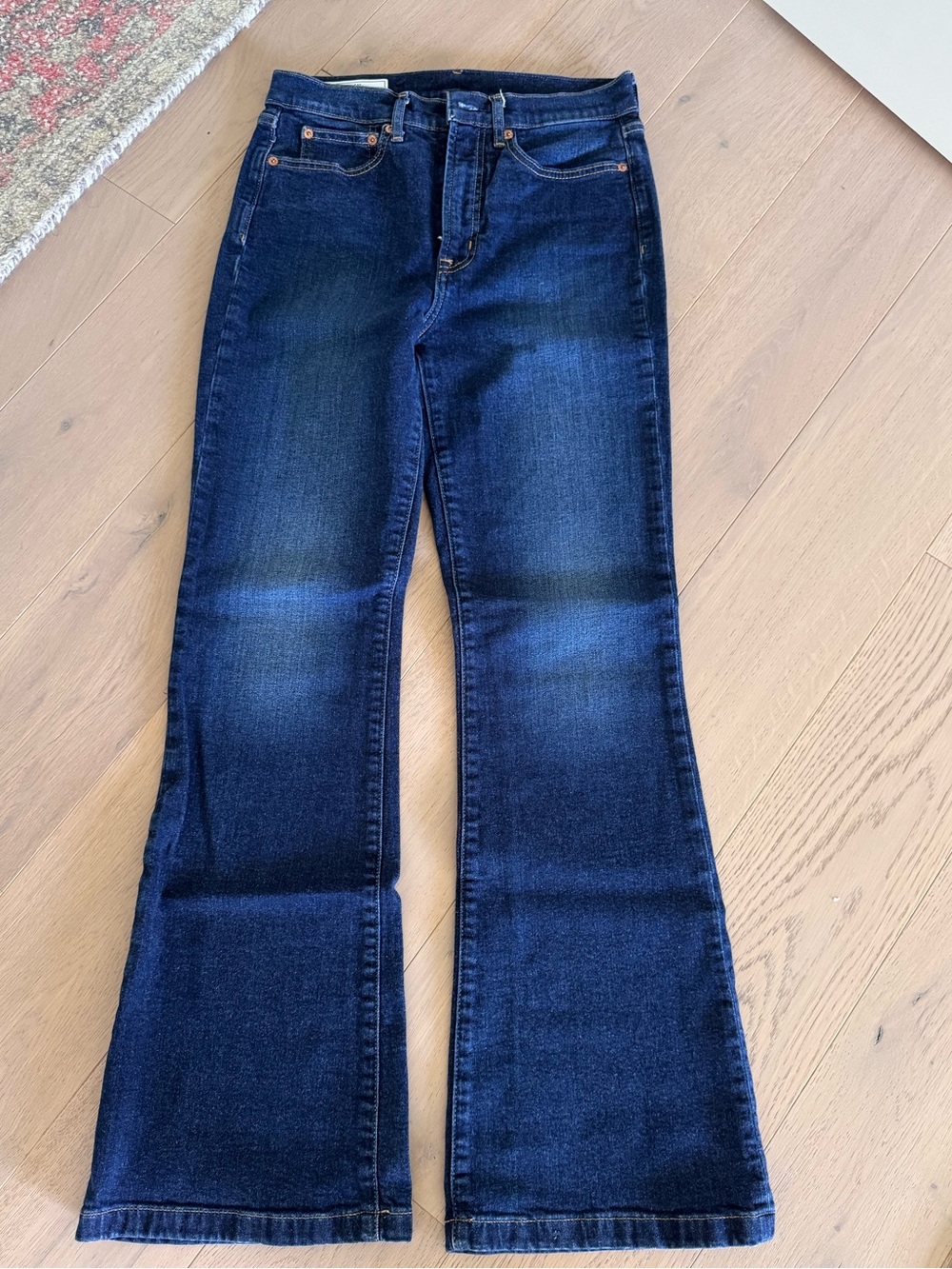 Gap High Rise ’70s Flare Jeans – Dar Wash – Size 28